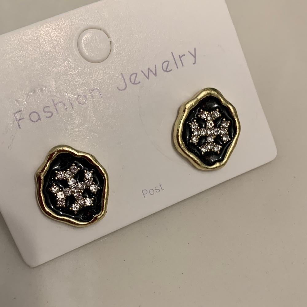 Gold and Black Fashion Jewelry Earrings